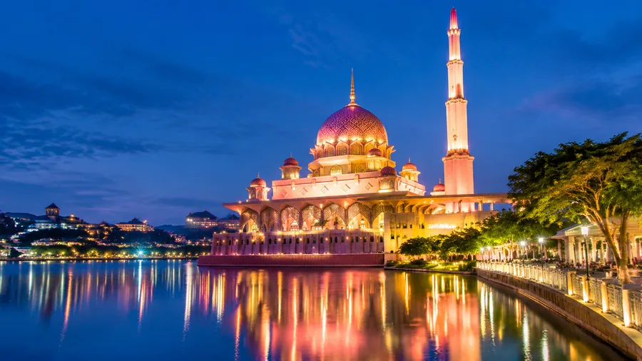 Putra Mosque Night Activities & Photography