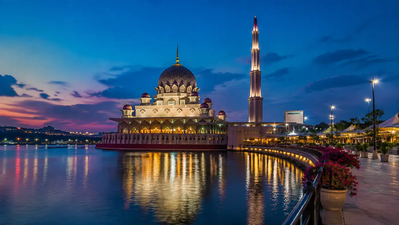 Putra Mosque Night Activities & Photography